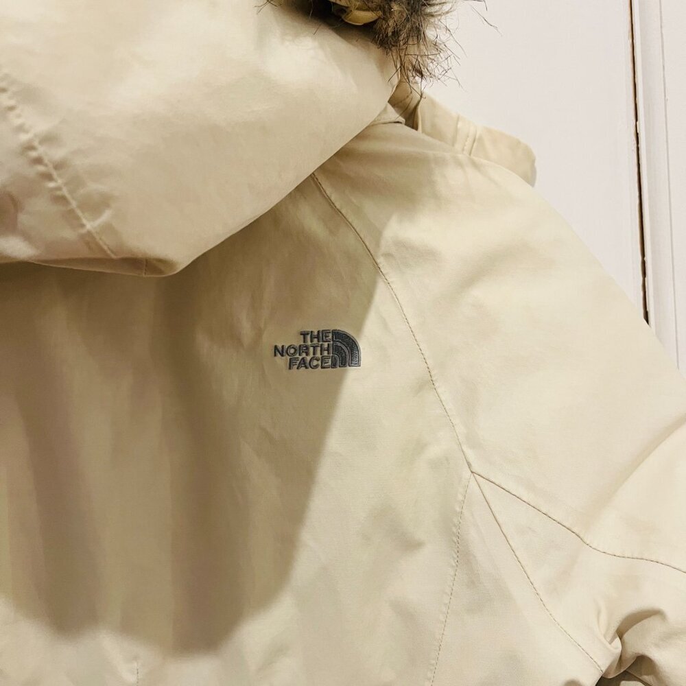 The North Face Artic Parka 550 Women’s Size Medium Down Jacket - Picture 14 of 16